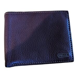Fossil Pebbled Brown Leather Bi-fold Wallet EUC